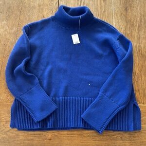 Gap kids split hem sweater, turtleneck, blue size large